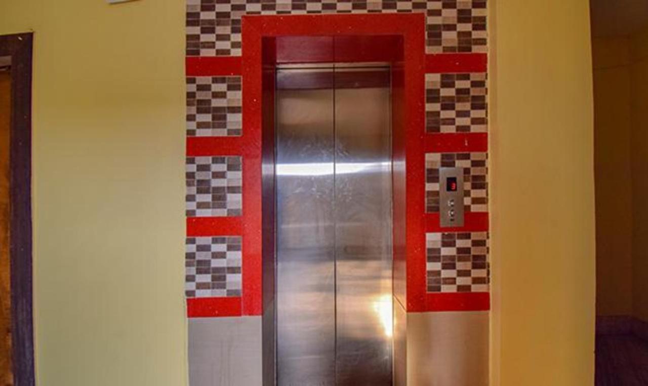 Fabhotel Rr Suites 구와하티 외부 사진