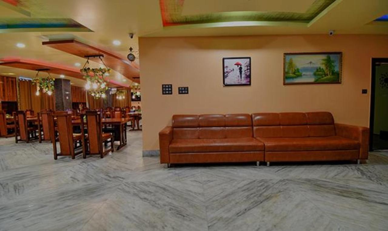 Fabhotel Rr Suites 구와하티 외부 사진