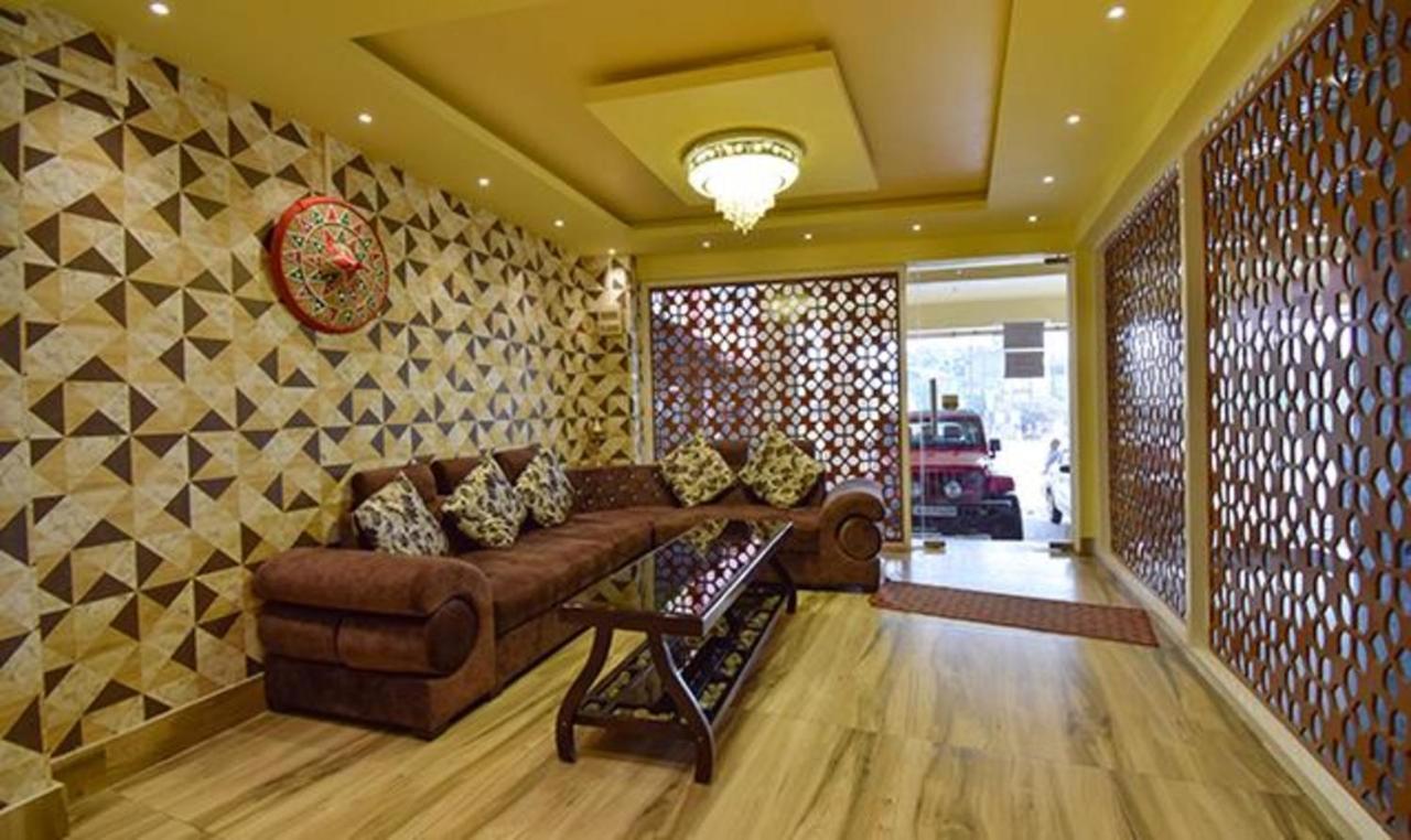 Fabhotel Rr Suites 구와하티 외부 사진