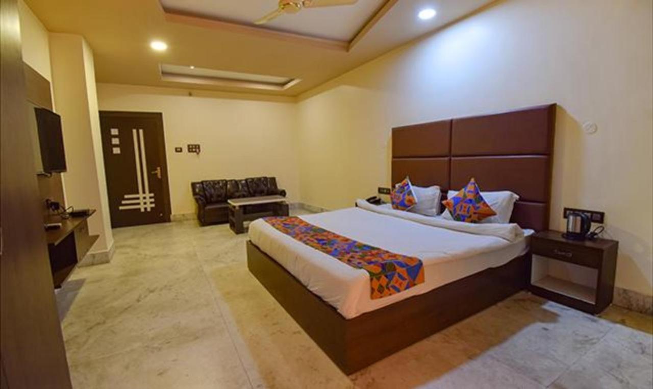 Fabhotel Rr Suites 구와하티 외부 사진