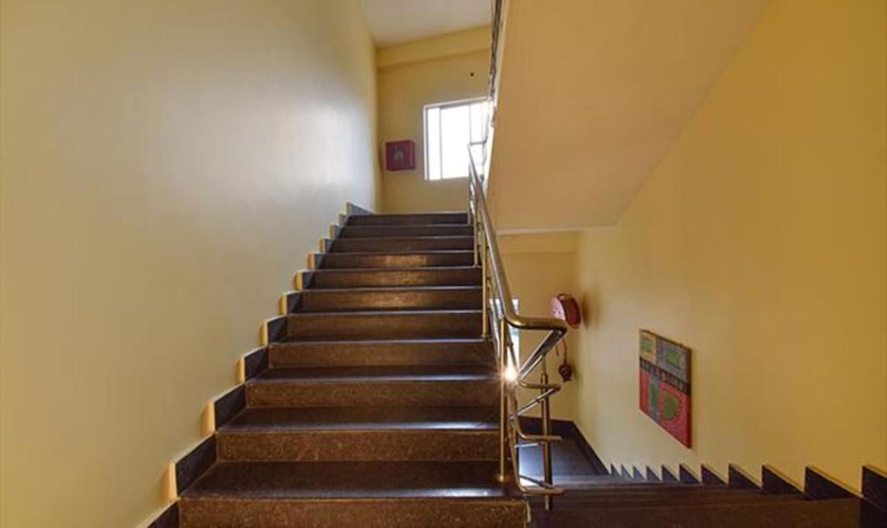 Fabhotel Rr Suites 구와하티 외부 사진