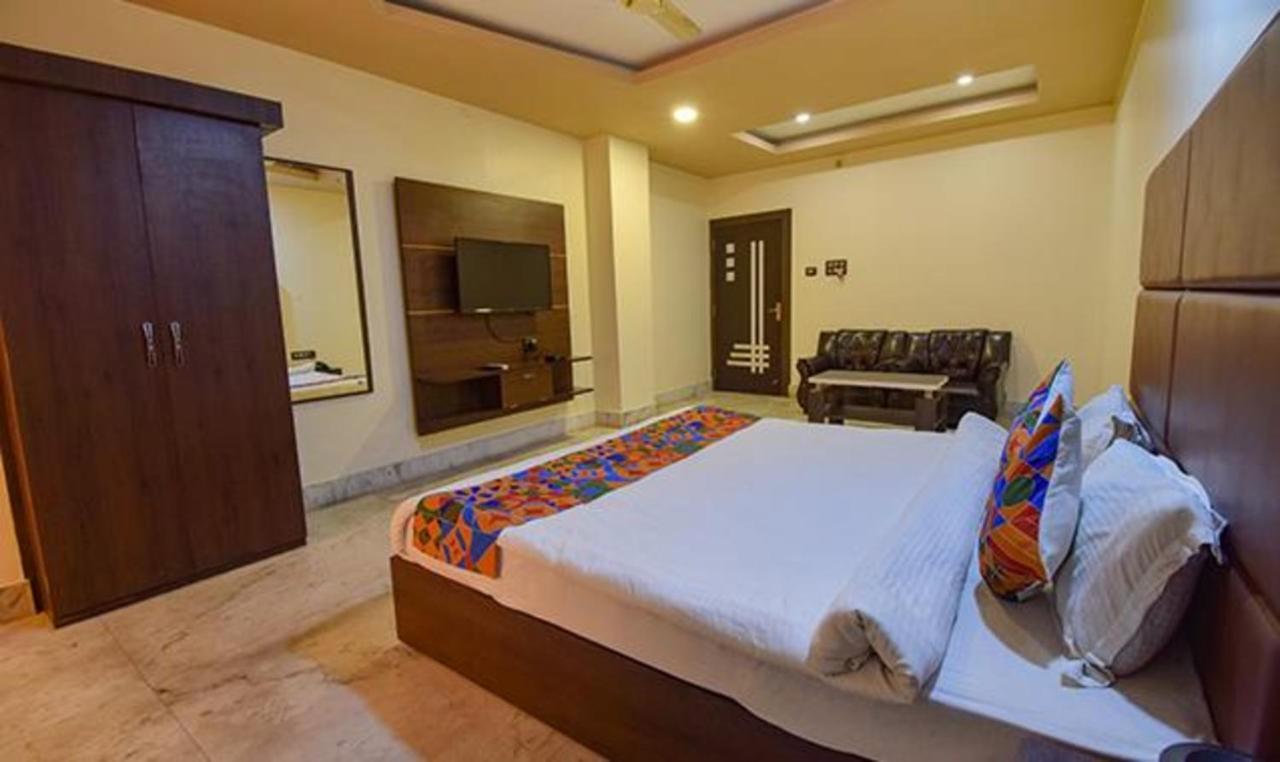 Fabhotel Rr Suites 구와하티 외부 사진