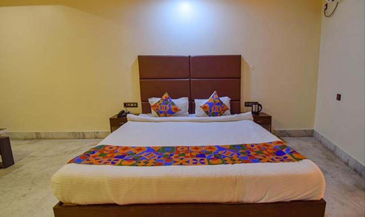 Fabhotel Rr Suites 구와하티 외부 사진